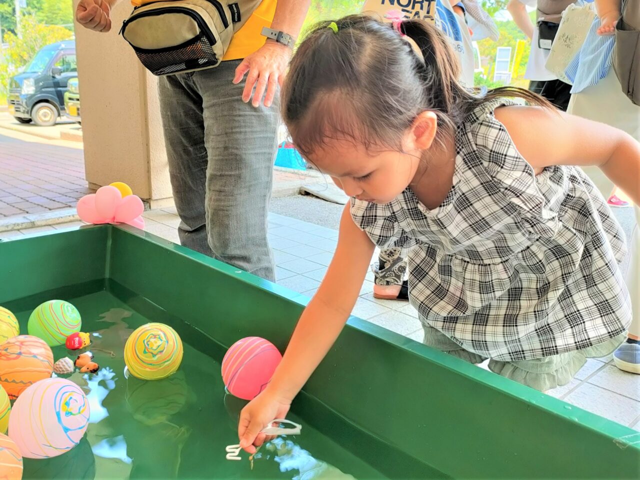 子供ボールすくい