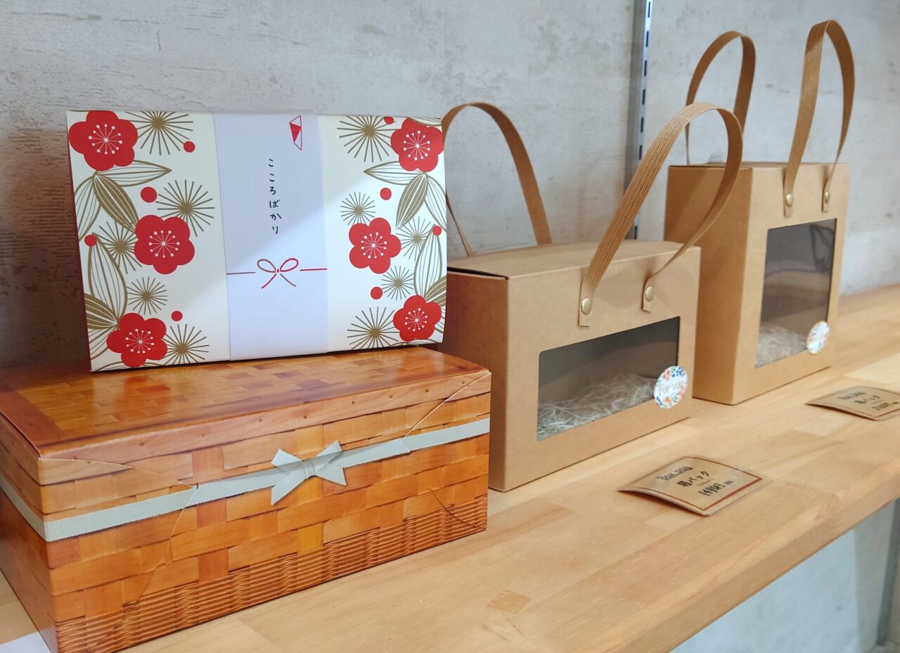 Momona 'kuki /MILIMILI MARCHERS