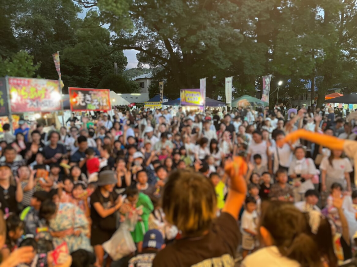 千代田神社 お菓子撒き