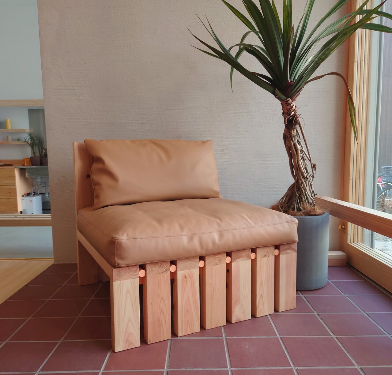 まちの木工所「HiNT」