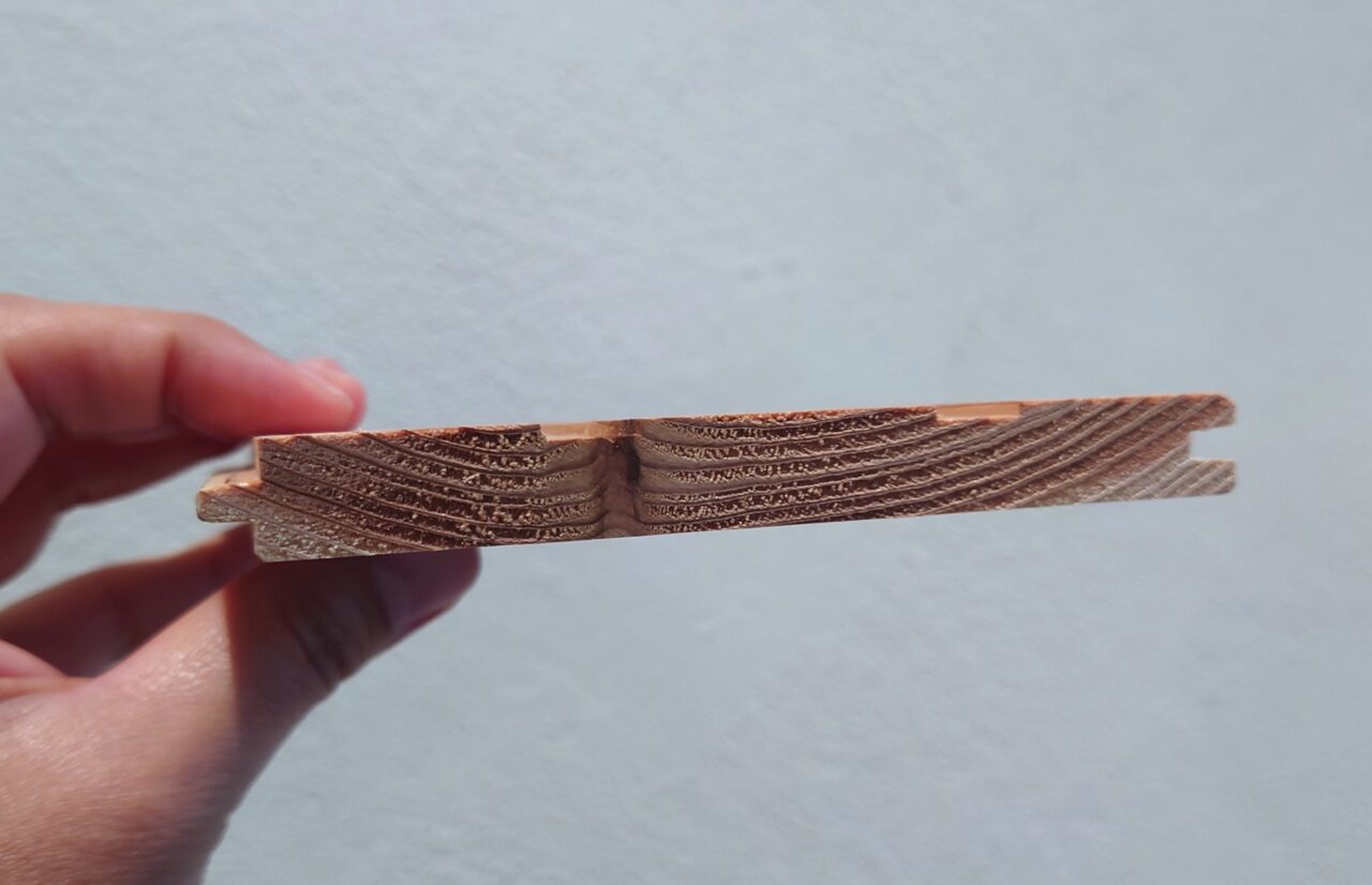 まちの木工所「HiNT」